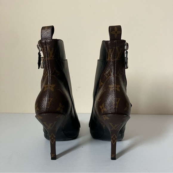 Louis Vuitton Black Leather LV Logo Janet Ankle Buckle Heeled Boots size 38 - Picture 9 of 15